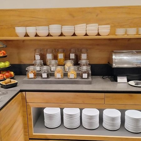 Hotel Restaurant Schwartz Neusiedl am Steinfelde Ngoại thất bức ảnh
